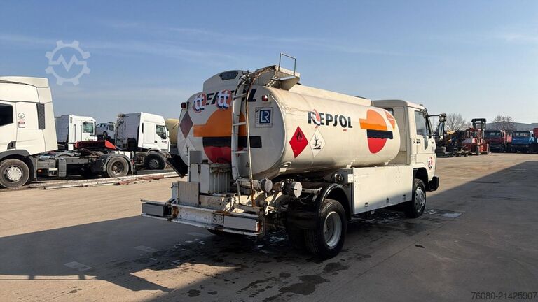 油罐车 MAN 10.153 (7410L / STEEL SUSP. / MANUAL PUMP / POM...