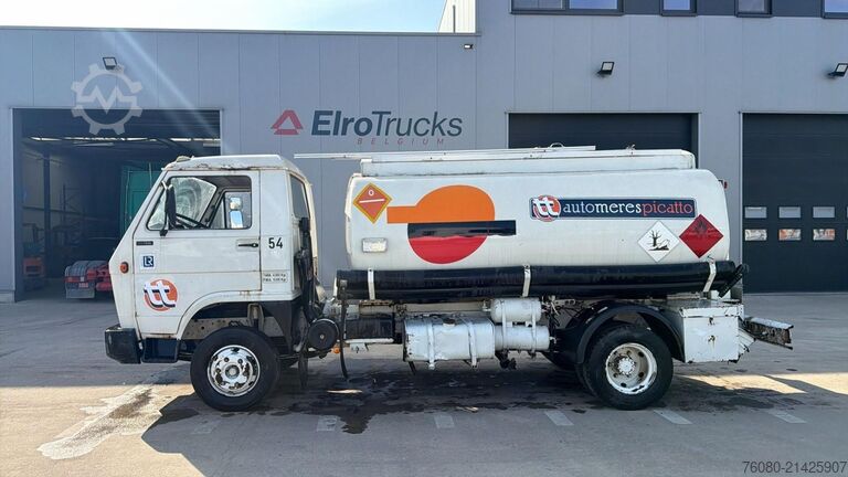 油罐车 MAN 10.153 (7410L / STEEL SUSP. / MANUAL PUMP / POM...