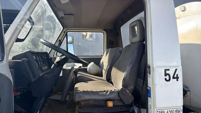 油罐车 MAN 10.153 (7410L / STEEL SUSP. / MANUAL PUMP / POM...