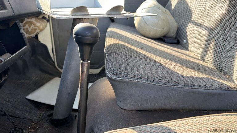 油罐车 MAN 10.153 (7410L / STEEL SUSP. / MANUAL PUMP / POM...