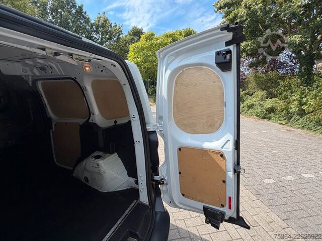 Mikroautobuss FORD Transit Courier 1.5 TdCi L1H1 Klima Ahk Kamera