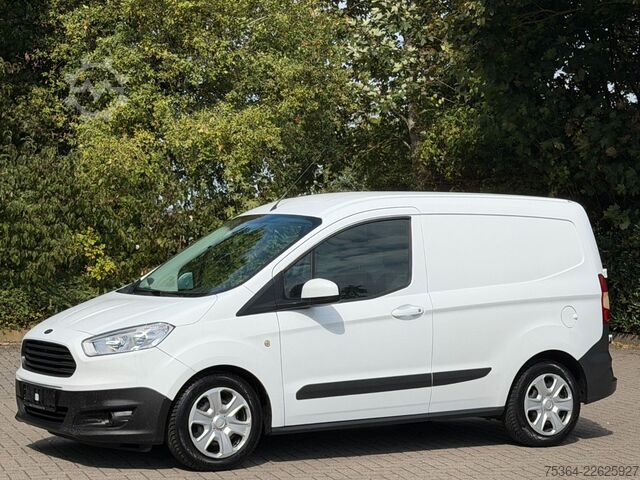 Slēgtais furgons FORD Transit Courier 1.5 TdCi L1H1 Klima Ahk Kamera