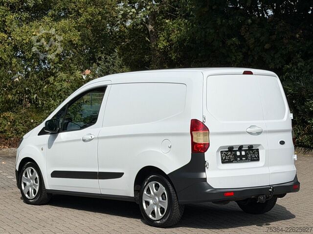 Slēgtais furgons FORD Transit Courier 1.5 TdCi L1H1 Klima Ahk Kamera