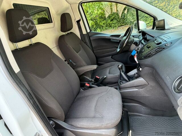 Slēgtais furgons FORD Transit Courier 1.5 TdCi L1H1 Klima Ahk Kamera