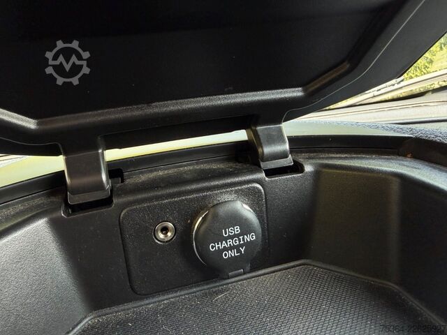 Slēgtais furgons FORD Transit Courier 1.5 TdCi L1H1 Klima Ahk Kamera