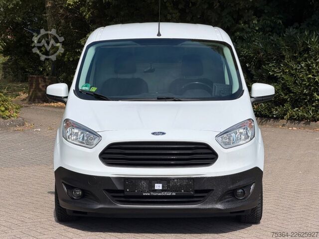 Slēgtais furgons FORD Transit Courier 1.5 TdCi L1H1 Klima Ahk Kamera