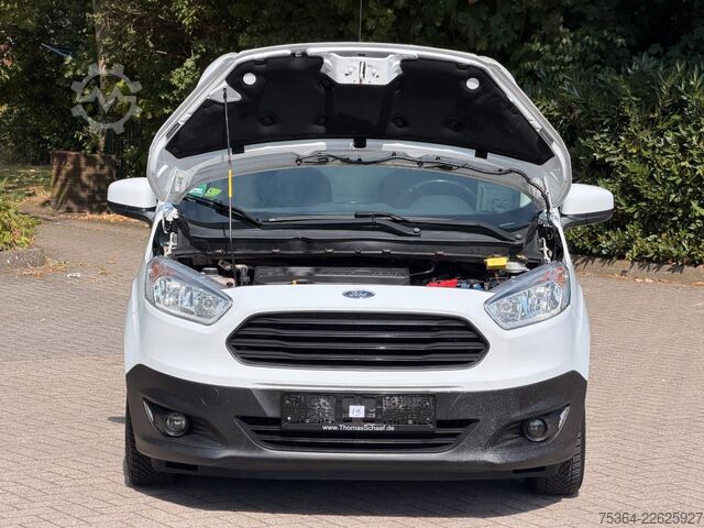 Slēgtais furgons FORD Transit Courier 1.5 TdCi L1H1 Klima Ahk Kamera