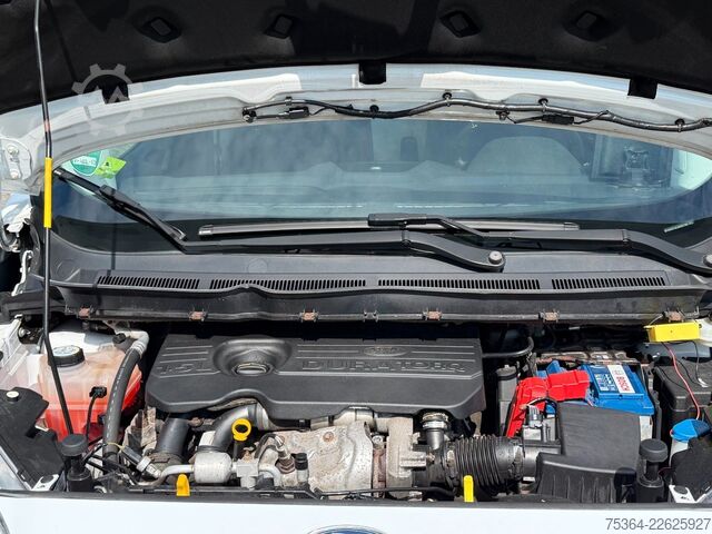 Slēgtais furgons FORD Transit Courier 1.5 TdCi L1H1 Klima Ahk Kamera