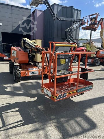 Platformă de lucru telescopică articulată JLG 340AJ (4566)