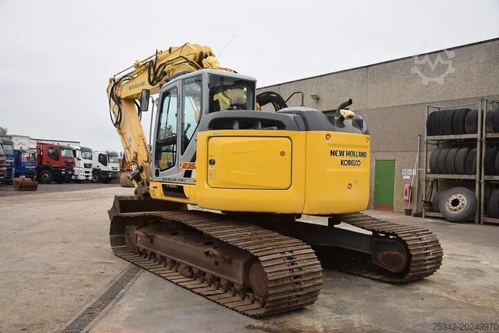 Pelle sur chenilles New Holland Kobelco E235B SR-LCT