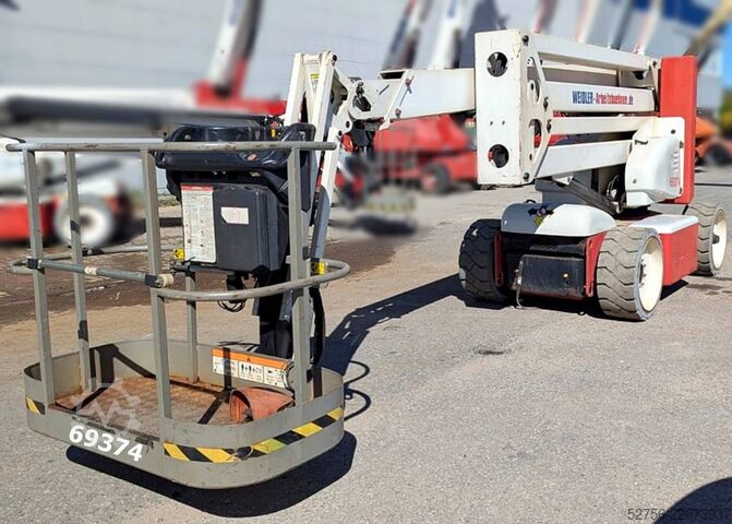多関節伸縮式作業足場 Niftylift HR17NE