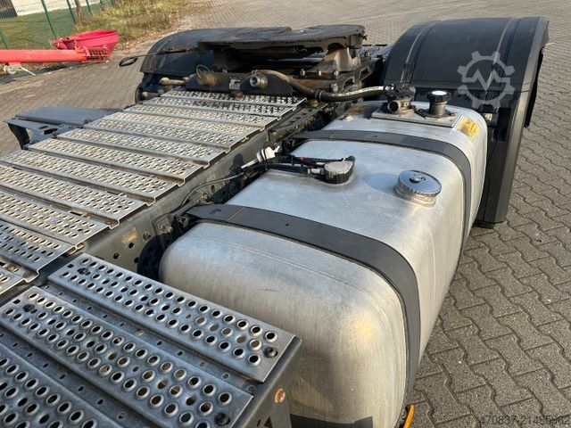 Đầu kéo tiêu chuẩn MERCEDES-BENZ Arocs 1851 4x4 HAD / Retarder