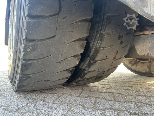 Đầu kéo tiêu chuẩn MERCEDES-BENZ Arocs 1851 4x4 HAD / Retarder