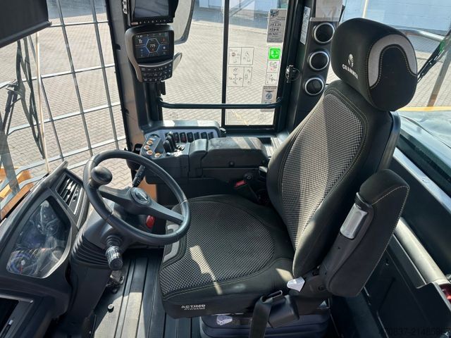 Máy xúc lật bánh lốp HYUNDAI HL 965