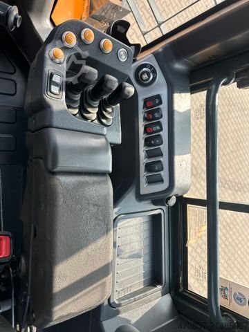 Máy xúc lật bánh lốp HYUNDAI HL 965