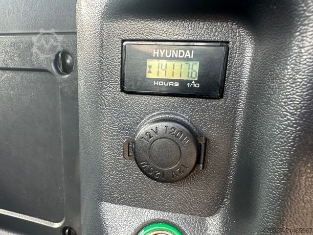 Máy xúc lật bánh lốp HYUNDAI HL 965