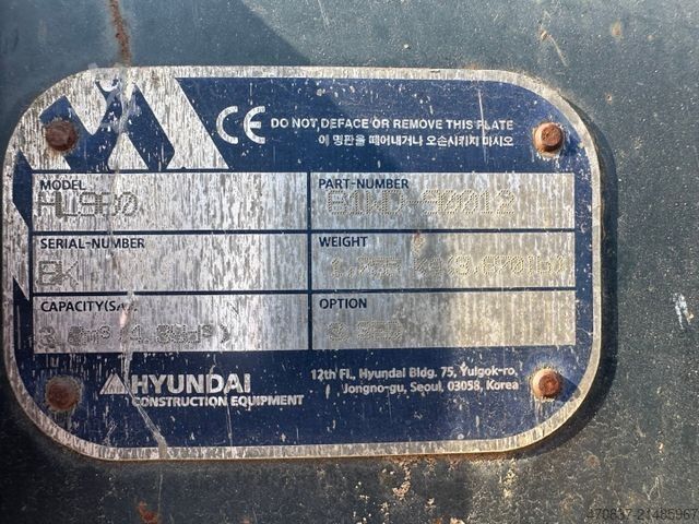 Máy xúc lật bánh lốp HYUNDAI HL 965