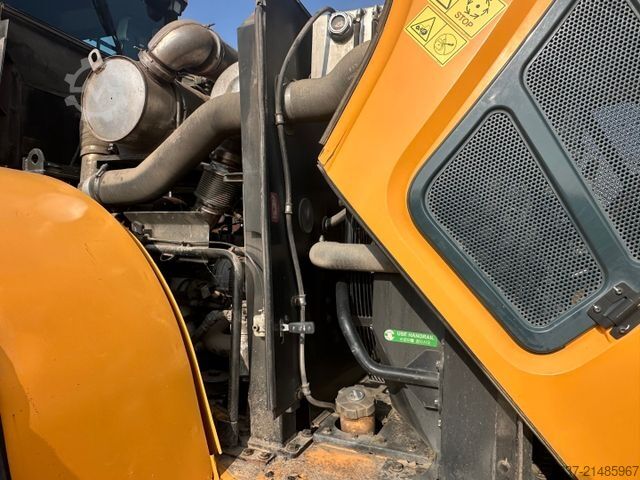 Máy xúc lật bánh lốp HYUNDAI HL 965