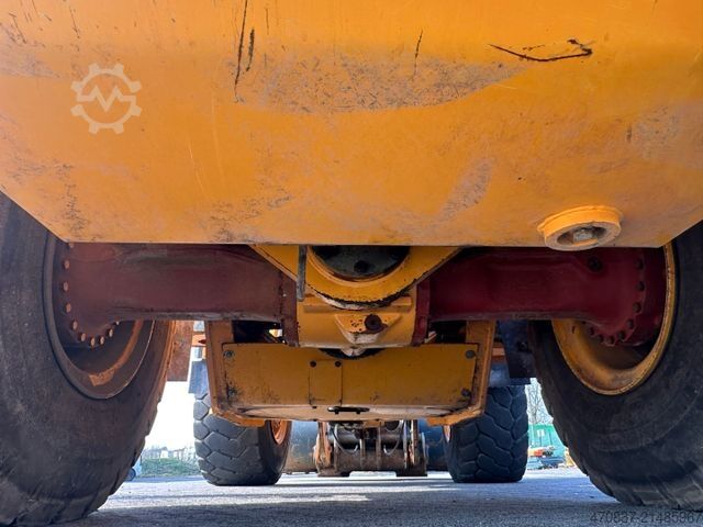 Máy xúc lật bánh lốp HYUNDAI HL 965