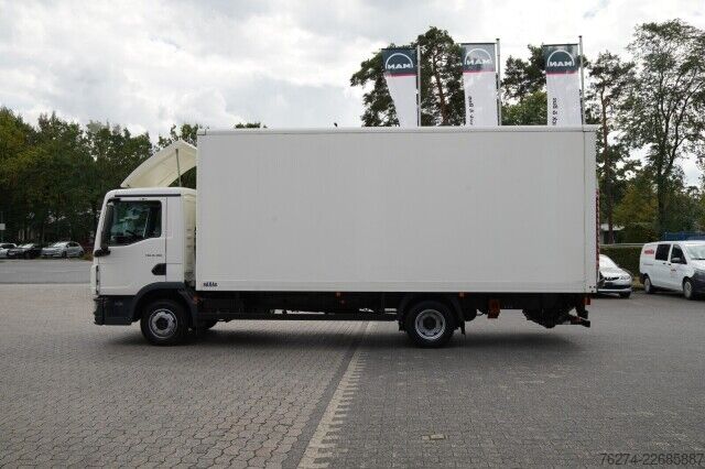 Autocarro con cassone MAN TGL 8.190 Koffer LBW Automatik Anhängerkupplung