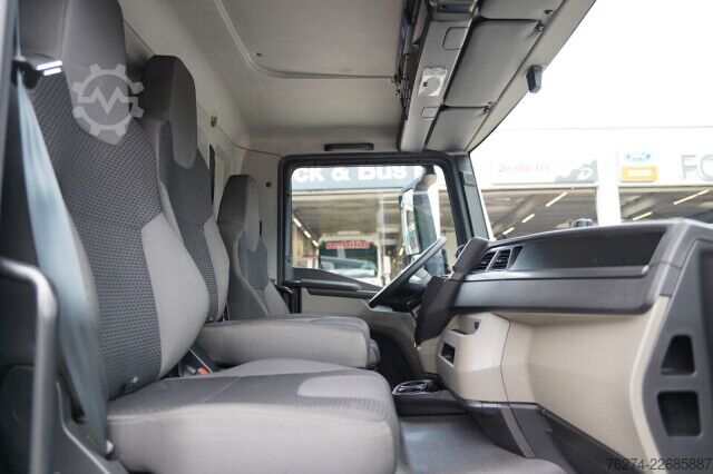 Autocarro con cassone MAN TGL 8.190 Koffer LBW Automatik Anhängerkupplung