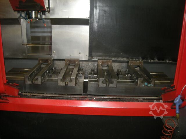 CNC svarv- och fräscenter Emco VMC600
