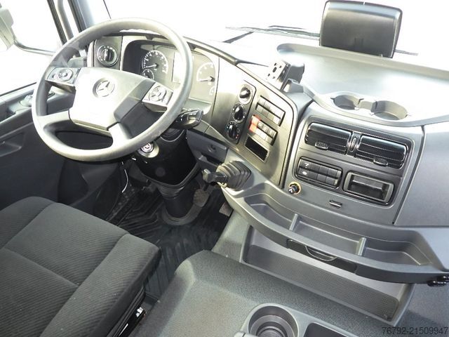 Ciężarówka z płaską platformą MERCEDES-BENZ 1327 L Atego 4 Pritsche 7,3m/LBW/AHK/Klima/55tkm