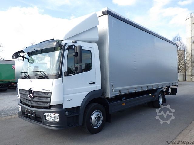 Samochód ciężarowy z plandeką typu platforma MERCEDES-BENZ 1327 L Atego 4 Pritsche 7,3m/LBW/AHK/Klima/55tkm