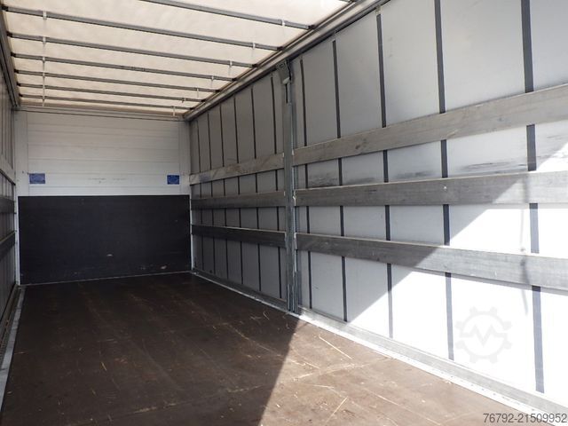 Samochód ciężarowy z plandeką typu platforma MERCEDES-BENZ 1327 L Atego 4 Pritsche 7,3m/LBW/AHK/Klima/55tkm