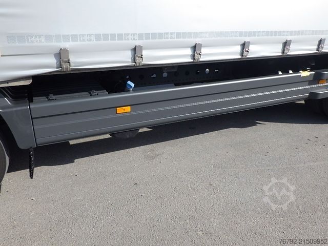 Samochód ciężarowy z plandeką typu platforma MERCEDES-BENZ 1327 L Atego 4 Pritsche 7,3m/LBW/AHK/Klima/55tkm