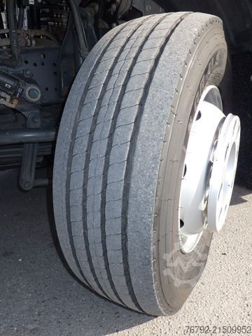 Samochód ciężarowy z plandeką typu platforma MERCEDES-BENZ 1327 L Atego 4 Pritsche 7,3m/LBW/AHK/Klima/55tkm