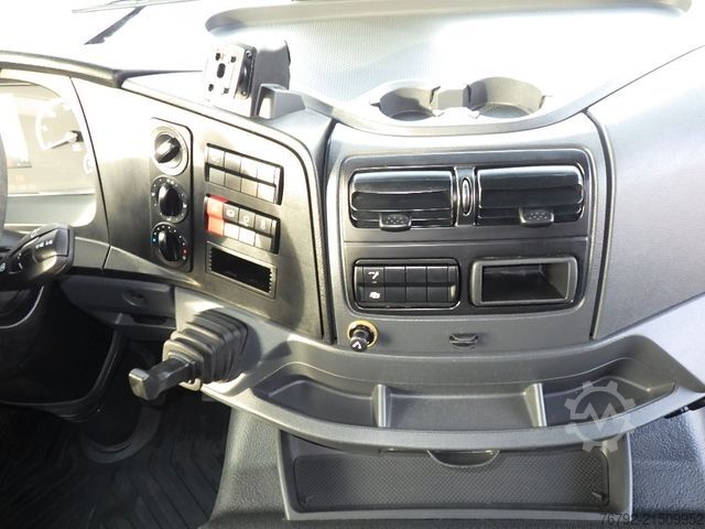 Samochód ciężarowy z plandeką typu platforma MERCEDES-BENZ 1327 L Atego 4 Pritsche 7,3m/LBW/AHK/Klima/55tkm