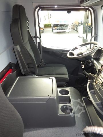 Samochód ciężarowy z plandeką typu platforma MERCEDES-BENZ 1327 L Atego 4 Pritsche 7,3m/LBW/AHK/Klima/55tkm