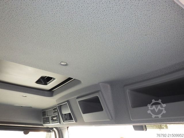 Samochód ciężarowy z plandeką typu platforma MERCEDES-BENZ 1327 L Atego 4 Pritsche 7,3m/LBW/AHK/Klima/55tkm