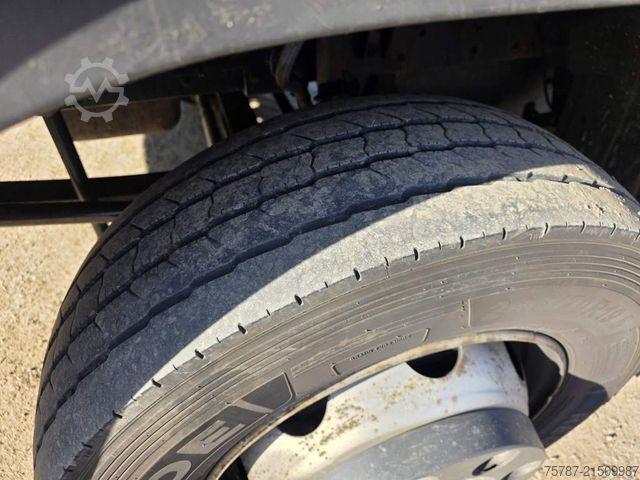 ফ্ল্যাটবেড ট্রাক, টার্প সহ IVECO 120E25 Pritsche&Plane,Ladebordwand 1,5 To