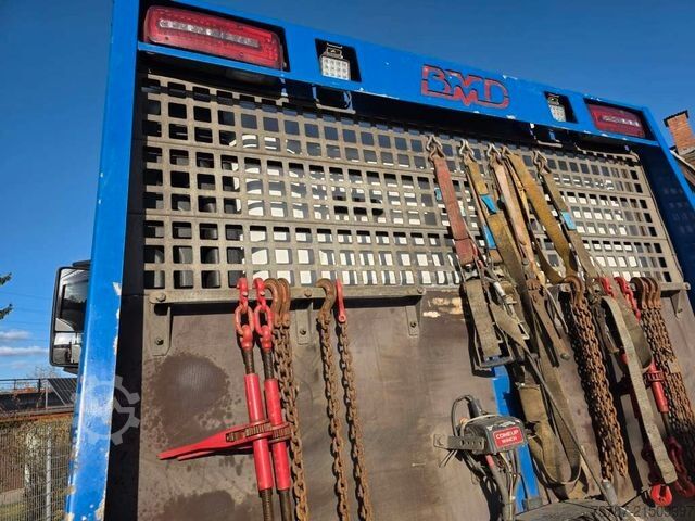 টাও ট্রাক MAN 26.400 TGX mit Baustoffplateau, geteilte Rampen