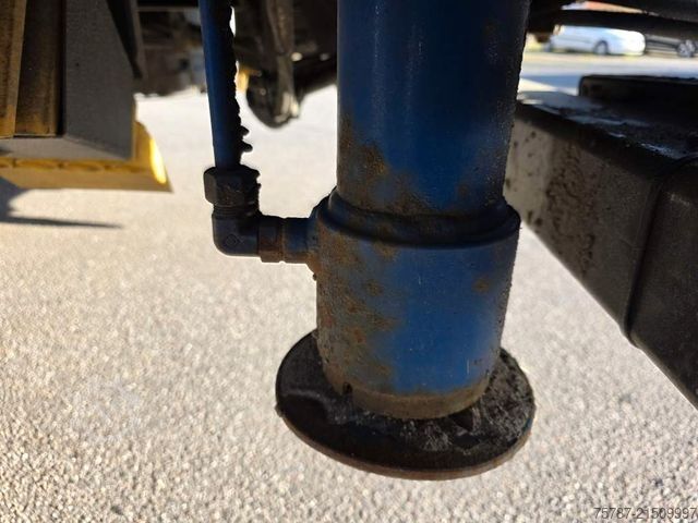 টাও ট্রাক MAN 26.400 TGX mit Baustoffplateau, geteilte Rampen