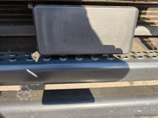 টাও ট্রাক MAN 26.400 TGX mit Baustoffplateau, geteilte Rampen