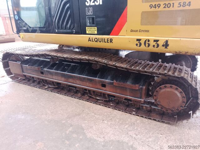  Caterpillar 323FLN IHC
