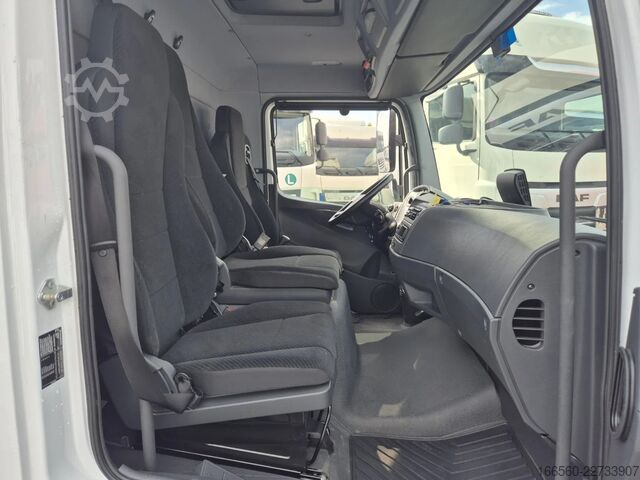 Затворен контейнер Mercedes-Benz Atego 818 L