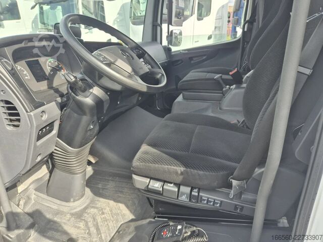 Затворен контейнер Mercedes-Benz Atego 818 L