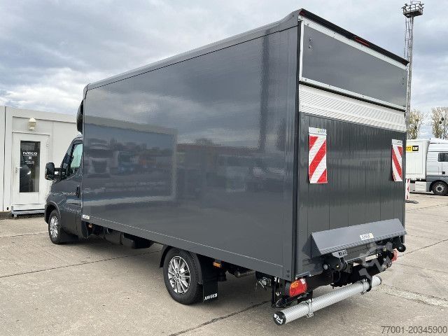 Laatikkoauto IVECO 35S21HA8/P Koffer u. Labowa LED HI-MATIC