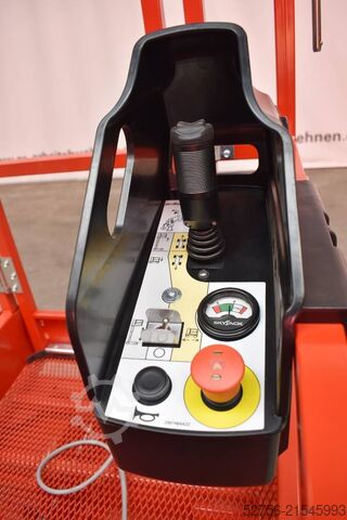 Nožnicový výťah SkyJack SJ12E