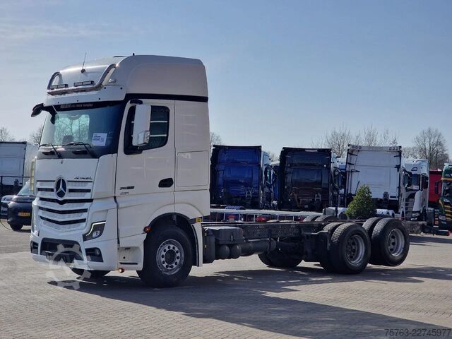 Chassis med førerhus Mercedes-Benz Actros 2663 Gigaspace 6x2 - Retarder - 4.90 WB ...