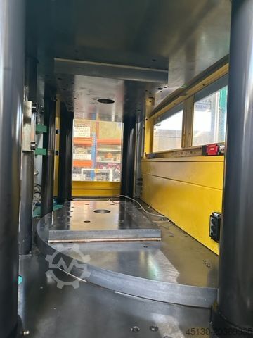 Formsprutningsmaskin Arburg 1500T 3200-1300 e²