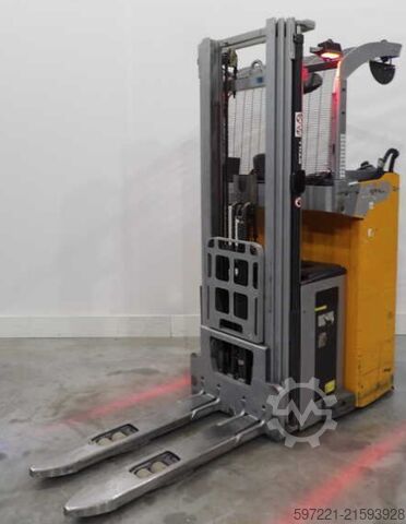 Pallet Stackers Still FXV14