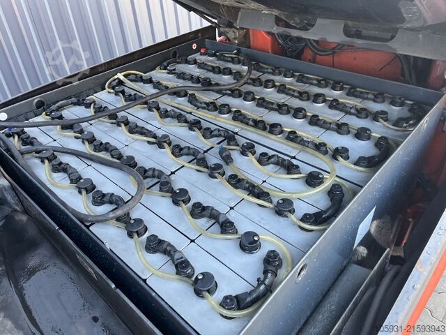 Empilhador eléctrico de 4 rodas Linde E50HL-01