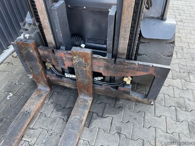 Empilhador eléctrico de 4 rodas Linde E50HL-01