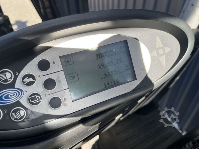 Empilhador eléctrico de 4 rodas Still RX20-20P