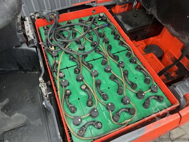 Empilhador eléctrico de 3 rodas Linde E16-02